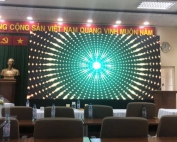 lap-dat-man-hinh-led-trong-nha-3